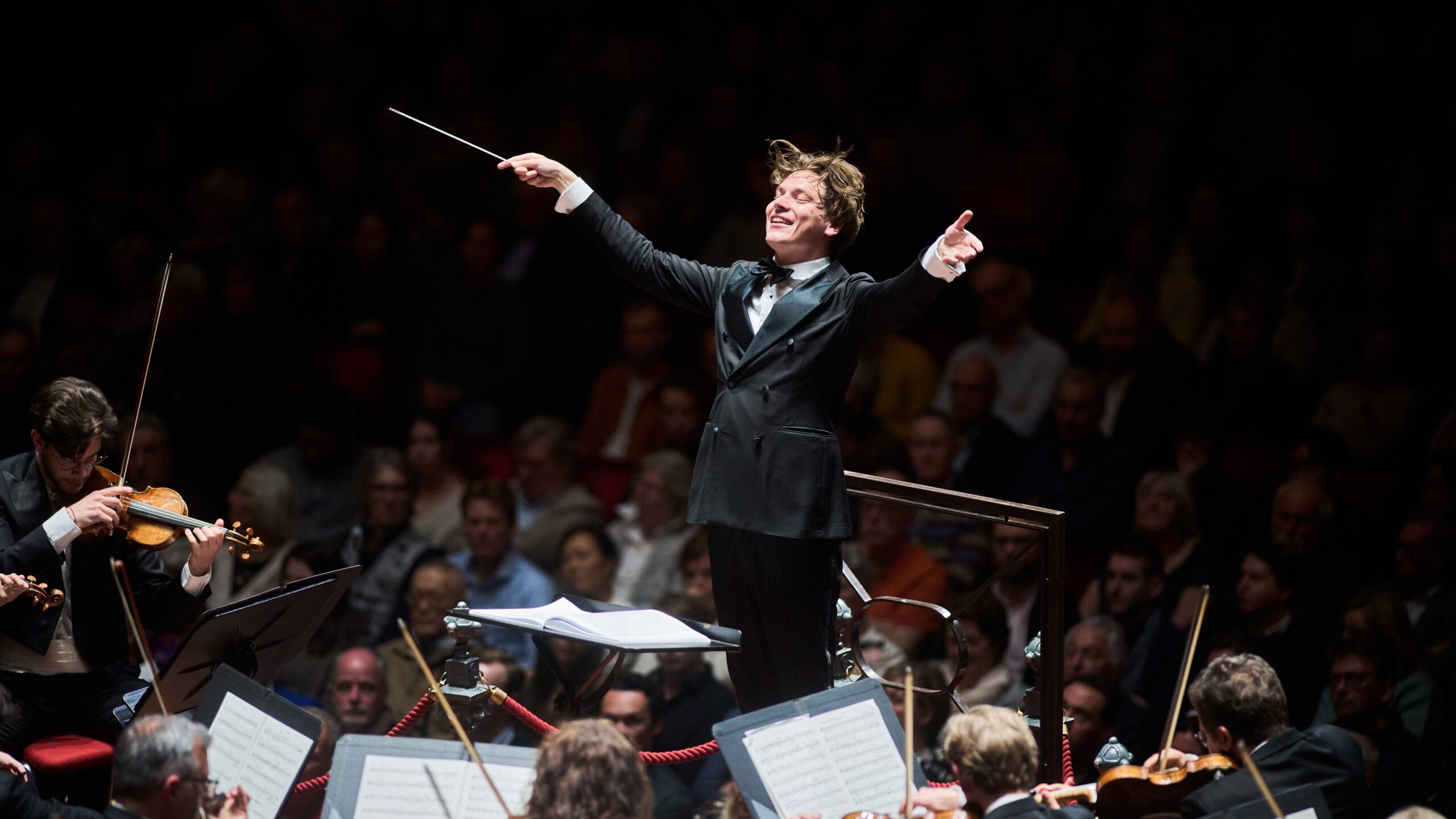 今秋11月、コンセルトヘボウ管が若き天才、次期首席指揮者マケラ