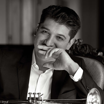 Pacho Flores – パーチョ・フローレス